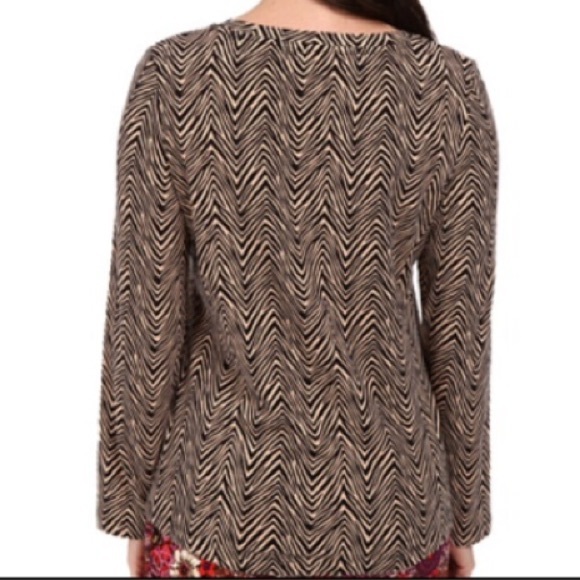 NWOT Vera Bradley Long Sleeve Zebra Print Tee Size Medium - Picture 2 of 8